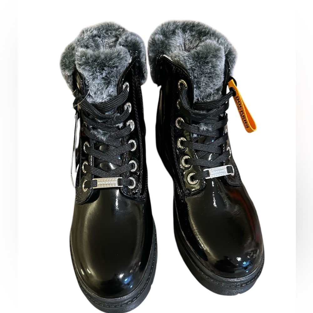 Dockers by Gerli Black Patent Leather Boots with Faux Fur Lining EUR size 37